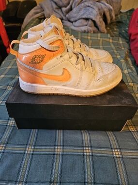 Jordan 1 Mid SE (PS)